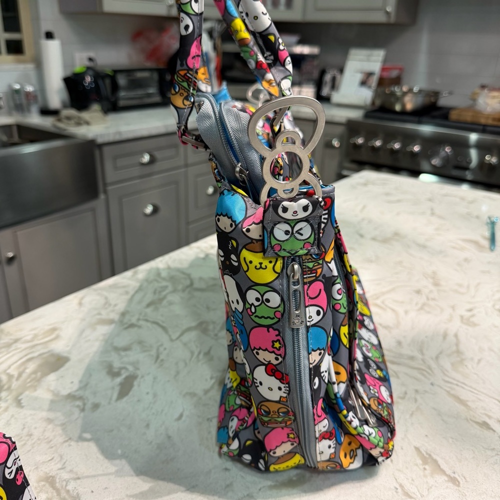 Jujube Hello Kitty Be Classy Like New Sanrio Hello Friend - Picture 4 of 16